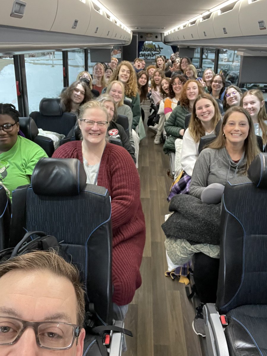 cfhschoirs's tweet photo. We left CF this morning at 7!  Had lunch in St. Louis.  On our way to Memphis! https://t.co/fT1Rr8PCgG