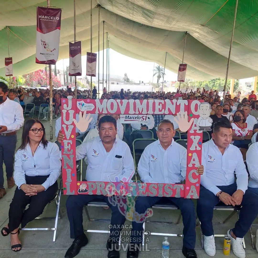 mpjoaxaca's tweet photo. Así se tomaron la #FotoProgresista las personalidades e invitados que nos acompañaron en la "Toma de Protesta". 📸
Agradecemos el apoyo que nos brindan como #ComunidadProgresista teniendo claro que #MarceloEbrard es #LoQueNosUne. ✨

#SomosProgresistas

#ConMarceloSí https://t.co/2rAhUjGByh