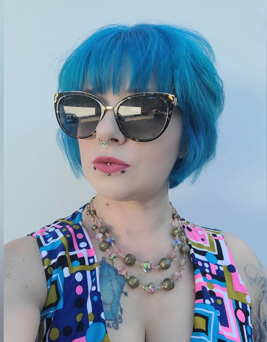 Ipukeglitter546's tweet image. This is a PSA ❤️
Puff puff pass set &amp;amp;bake powder in Banana by @KimchiChic saved me! Because I'm mixed it is hard to find a powder that matches perfectly. No longer will I have to chose between Nosferatu or Tan mom. 
 😅🤣❤️‍🔥 @KimChi_Chic
#makeup  #Latina #settingpowder