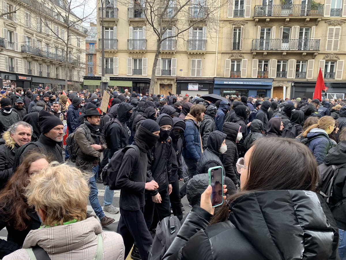 MateAngry's tweet photo. @violencespolice @AnthoDepe Bravo à la police qui a fait un travail remarquable notamment face à des fachos d’extrême gauche https://t.co/oST3akXWWH