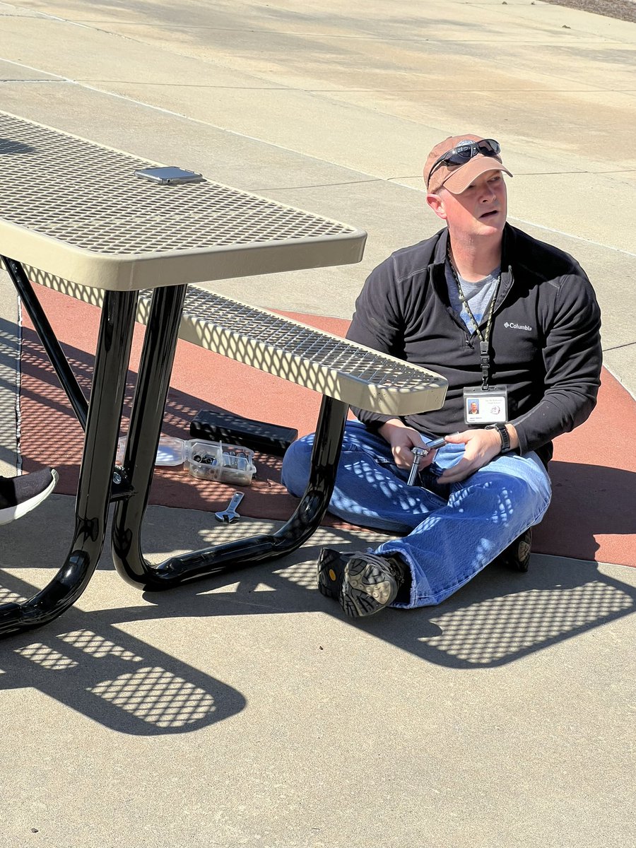 studentofedu's tweet photo. At school this morning I ran into Mr. Gibson &amp; the NHS sprucing up the Senior Courtyard as part of their service project. They are pressure washing, planting flowers, and putting out new furniture. Leaving their mark on Jay M. Robinson. #co2023 https://t.co/vhYGOB8FHs
