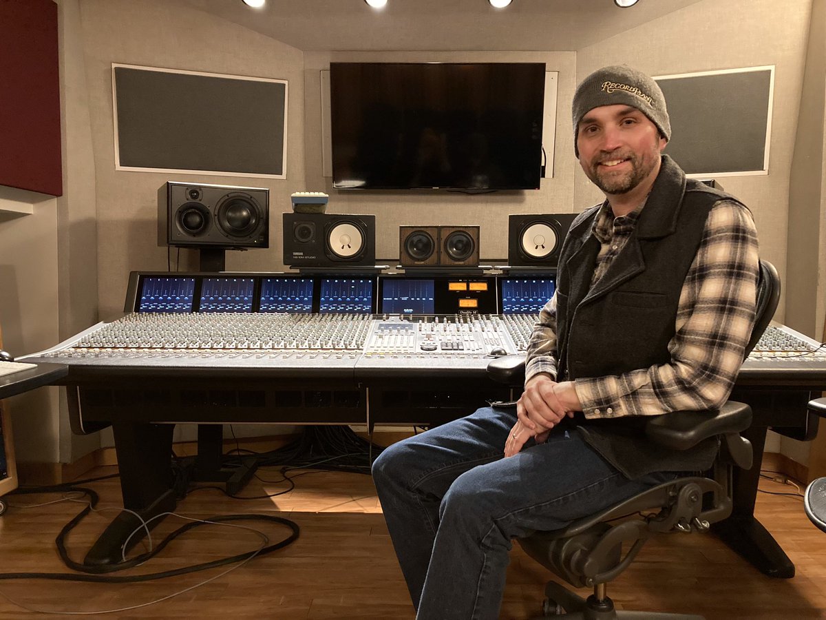 BrianWarwick_'s tweet photo. On top of my teaching at VTSU-Lyndon, I became an associate professor at @berkleecollege this semester. It’s been fun getting to know my new students and reconnecting with faculty. Thankfully, they gave me a new ID. I consider myself extremely lucky to teach at both universities! https://t.co/EOzD70SWz2