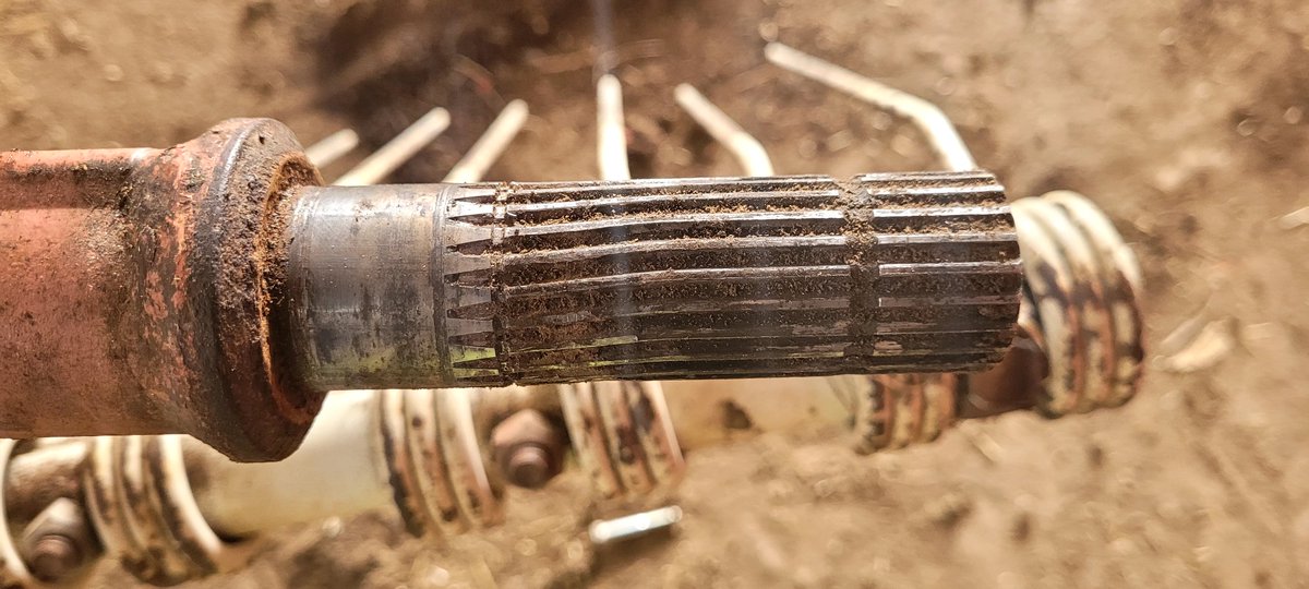 Pretty sure we're past the best before date on this sealed bearing. #Pottinger twin rotor rake problems