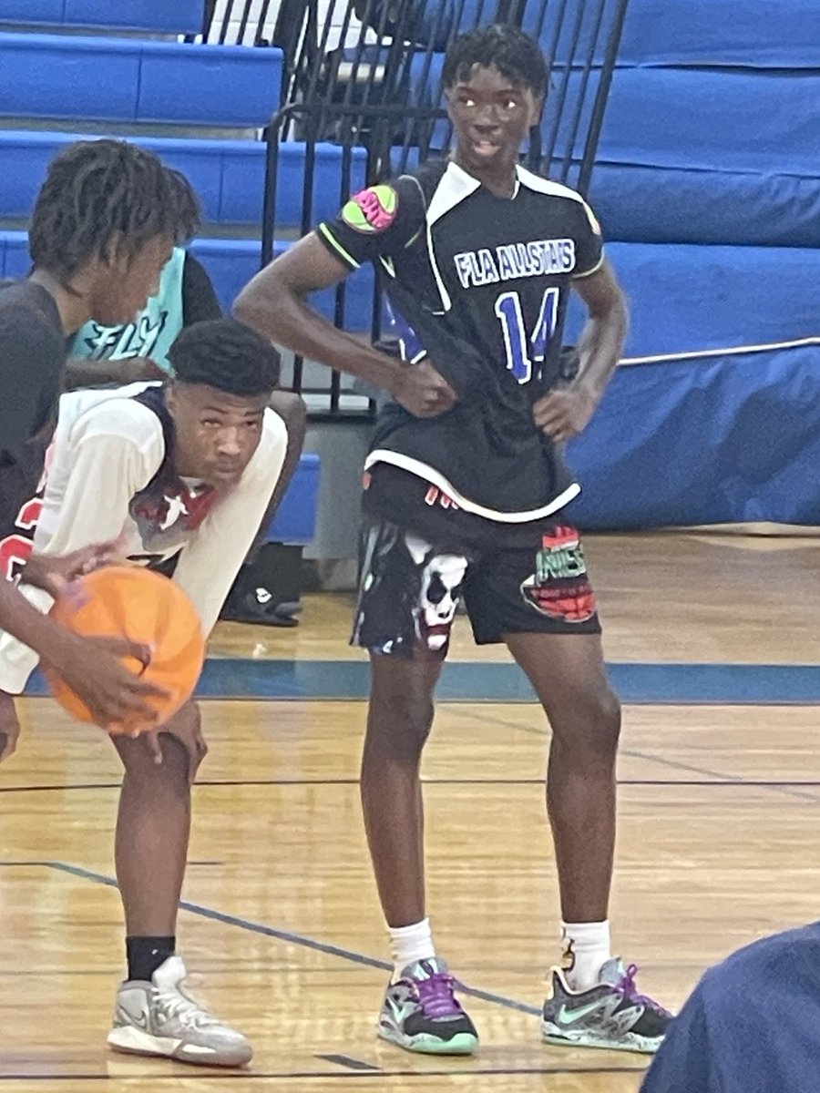 Source Hoops NEXT (@sourcehoopsnext) on Twitter photo 2027 PrimeBallers F Willie Brooks is picking up where he left off this morning, hitting three deep balls in the first half vs. Junior Pro.
His length on the defensive end is making entry passes hard for JPB, as well. <a href="/RAWE_RECRUITS/">Reaching Athletes With Education</a> 2027 PrimeBallers F Willie Brooks is picking up where he left off this morning, hitting three deep balls in the first half vs. Junior Pro.
His length on the defensive end is making entry passes hard for JPB, as well. <a href="/RAWE_RECRUITS/">Reaching Athletes With Education</a>
