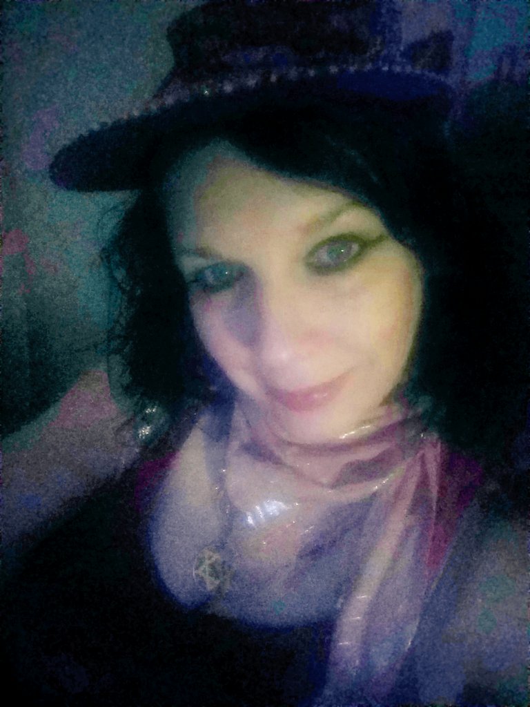 Bono66020372's tweet photo. #Radiantfilter I'm watching New : #Hughoegreen #theriseandfallofmrsaturdaynight now on #channel5 #tvhost #tvrivals #televisionstations #showbiz #bars #Pubs #interviews #talentshow #Celebrities #revelations #shockingrevalations #tabloidpress #headlinenews #theactressandthebishop https://t.co/2oVePkis3x
