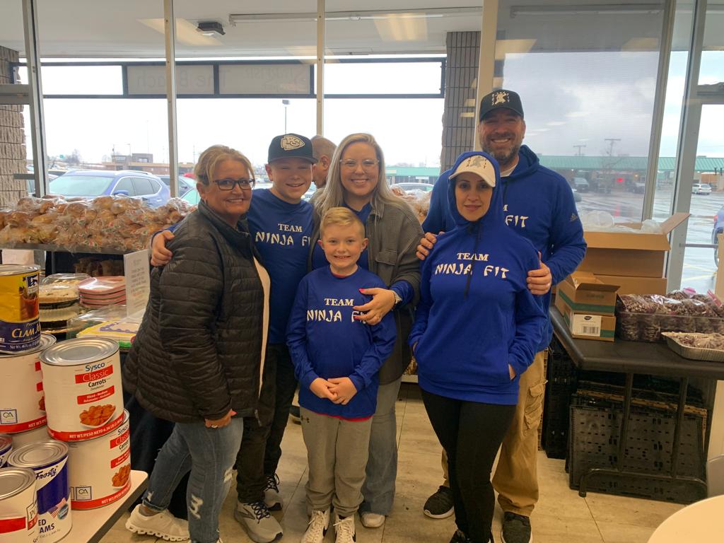 NinjaFit_DeSoto's tweet photo. We had fun volunteering at Starfish Project in Olathe tis morning...  They had a GREAT turnout.  Glad to give back to the community.
#volunteer #starfishproject #ninjafitolathe https://t.co/994gMirFG3