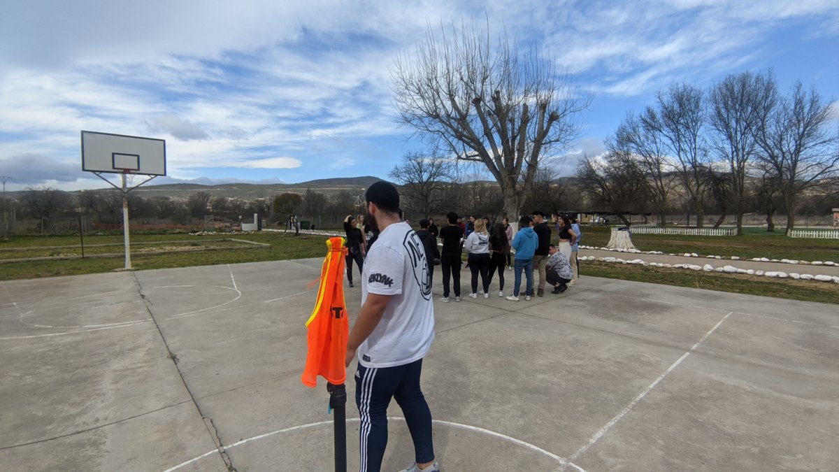 Segundo día de acampada sin parar en el albergue Cabo Luna de Uceda con los y las futuras Monis de Garaje y Skadi + Patones, Torrelaguna y Torremocha de Jarama 😄

Gymkanas, pistas, globos, pruebas, linternas, confianza, acertijos, veladas, cercanía y muuucho movimiento 🏃‍♀️🏃‍♂️