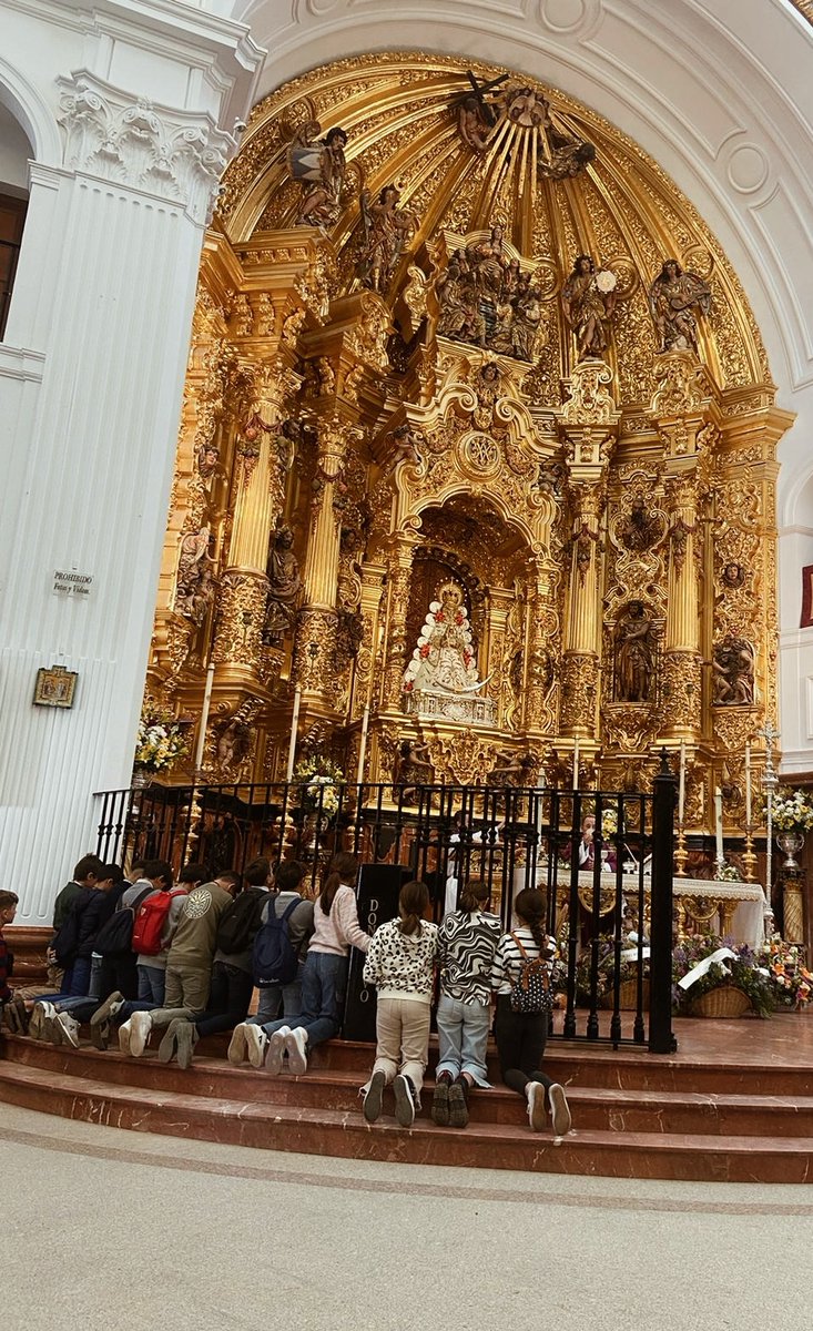 Que pequeña es la palabra Fe y que grande es todo lo que mueve ✝