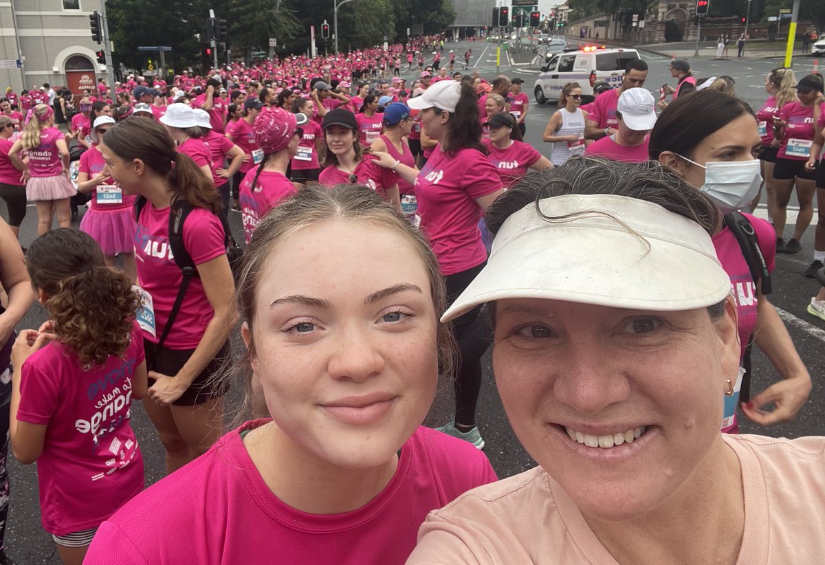 MartyBreen's tweet photo. 8 years ago, Sian (right) was at home sick with chemo and breast cancer while Hazel (left) and friends ran their first โฆ@TheMaterFoundatโฉ Breast Cancer Fun Run.
Today they did it together, and Hazel completed her 8th yr in a row
๐๐๐๐๐๐๐๐
#ChicksInPink #MaterFunRun https://t.co/FfrOXx1uDp