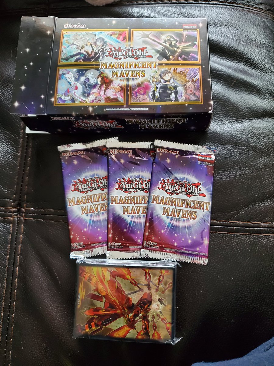 Atcross26's tweet photo. What heck @konami where's my fourth pack? https://t.co/DaqxTRWgIU