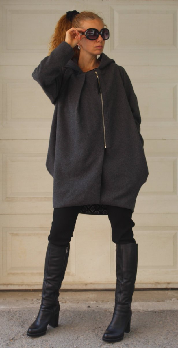 Muzeva1's tweet photo. Extra Warm Qilted Winter Asymmetric Extravagant Grey Hooded Coat/ Wool https://t.co/bzJHaQZOUW #wool #extrawarm #coat #grey #extravagant #zip #muzeva #etsy #onlineshop #shop #clothing #fashion #women https://t.co/IxxrqXSVZe