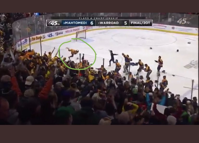 Cheets3's tweet image. When she says her parents aren’t home