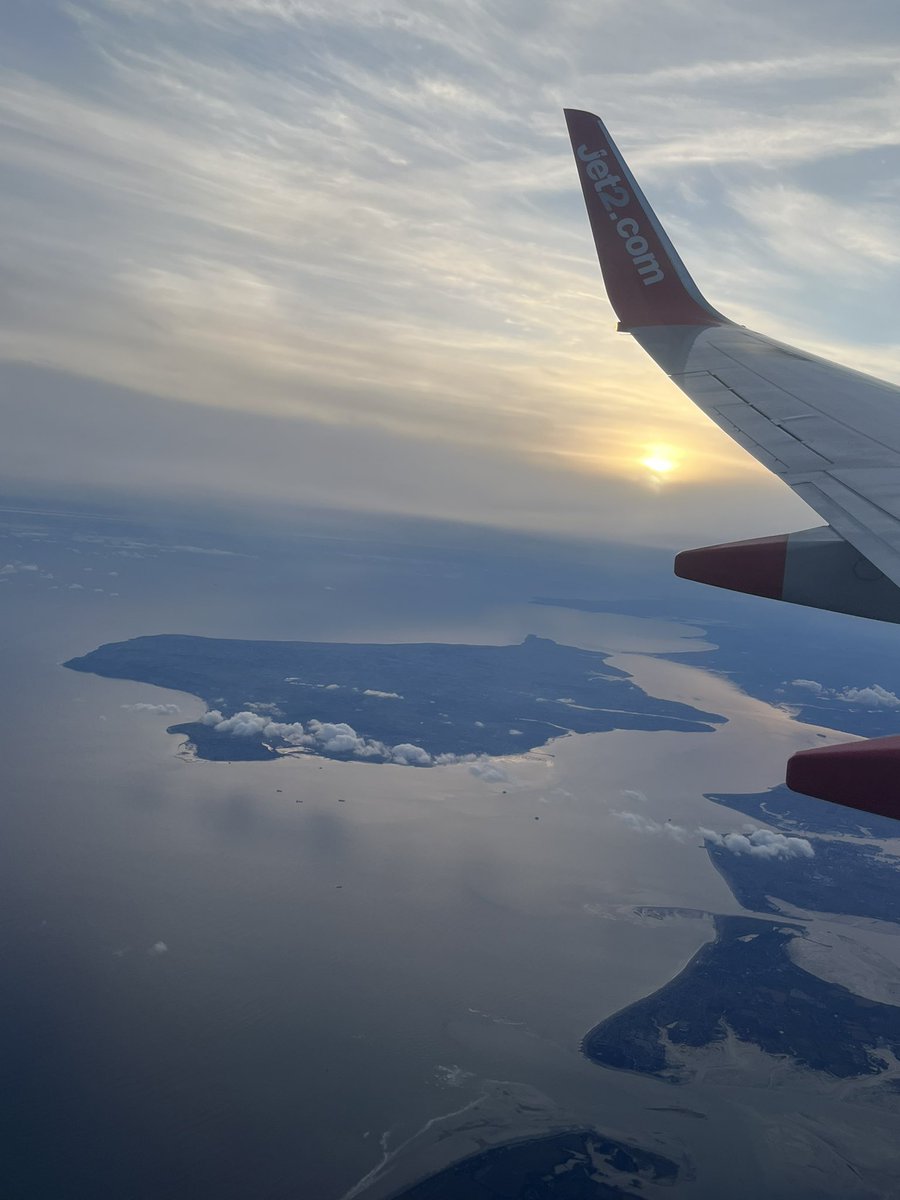 James_Tanner's tweet photo. Great view of the Isle of Wight at sunset on the way home yesterday… https://t.co/nbNy6iYq5h