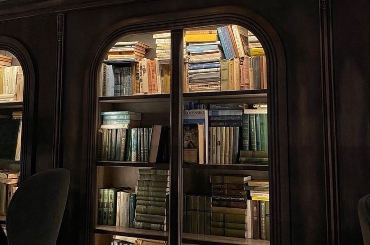 AcademiaDreams's tweet photo. “Your library is your portrait.”

— Holbrook Jackson https://t.co/kZL8HUIhax