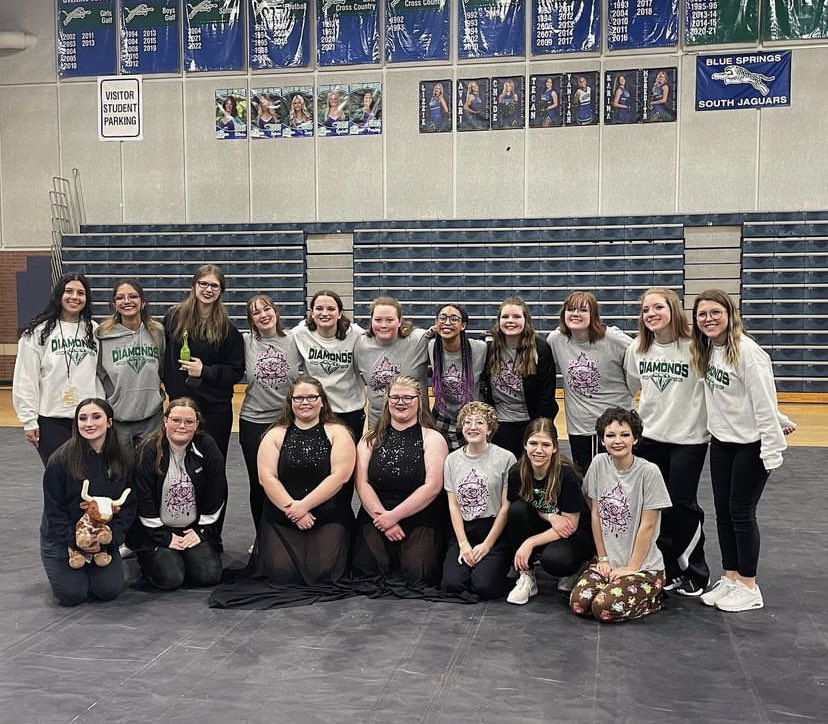 BrianMercerNKC's tweet photo. Congrats to @NKCSchools @SHSFalcons @StaleyDiamonds on their 2nd Place finish at Blue Springs Color Guard Competition! https://t.co/GL7uUiiPvB
