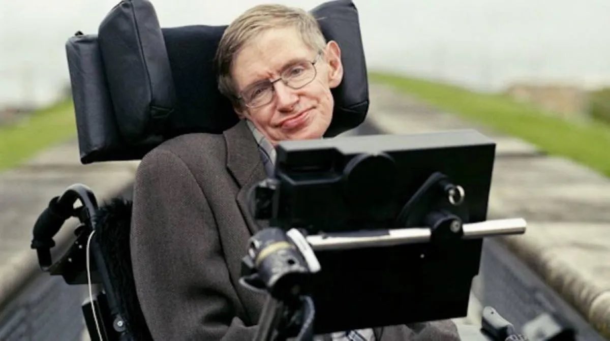 Xavi_Bros's tweet image. Stephen Hawking:

“Remember to look up at the stars and not down at your feet. Try to make sense of what you see and wonder about what makes the universe exist. Be curious. And however difficult life may seem, there is always something you can do and succeed at.”