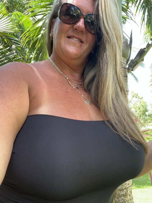 Come see me 950 pictures and sextape . Promo subscribe 29,99 for 3 months and have one free sextape value<a href="/tag/smile"class="tags"><span>#smile</span></a><a href="/tag/sexy"class="tags"><span>#sexy</span></a><a href="/tag/bigboobs"class="tags"><span>#bigboobs</span></a><a href="/tag/milf"class="tags"><span>#milf</span></a><a href="/tag/girlnightout"class="tags"><span>#girlnightout</span></a><a href="/tag/o"class="tags"><span>#o</span></a>