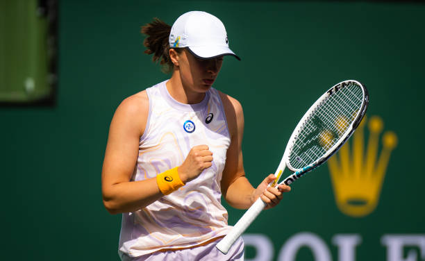 travel__Sports's tweet photo. ❣️ @iga_swiatek ⚡️ 6 - 🥯, 6 - 🥖 peRFection 🙌
🔛 #demolitionMode in #TennisParadise 🌴 https://t.co/5807YJxIUX