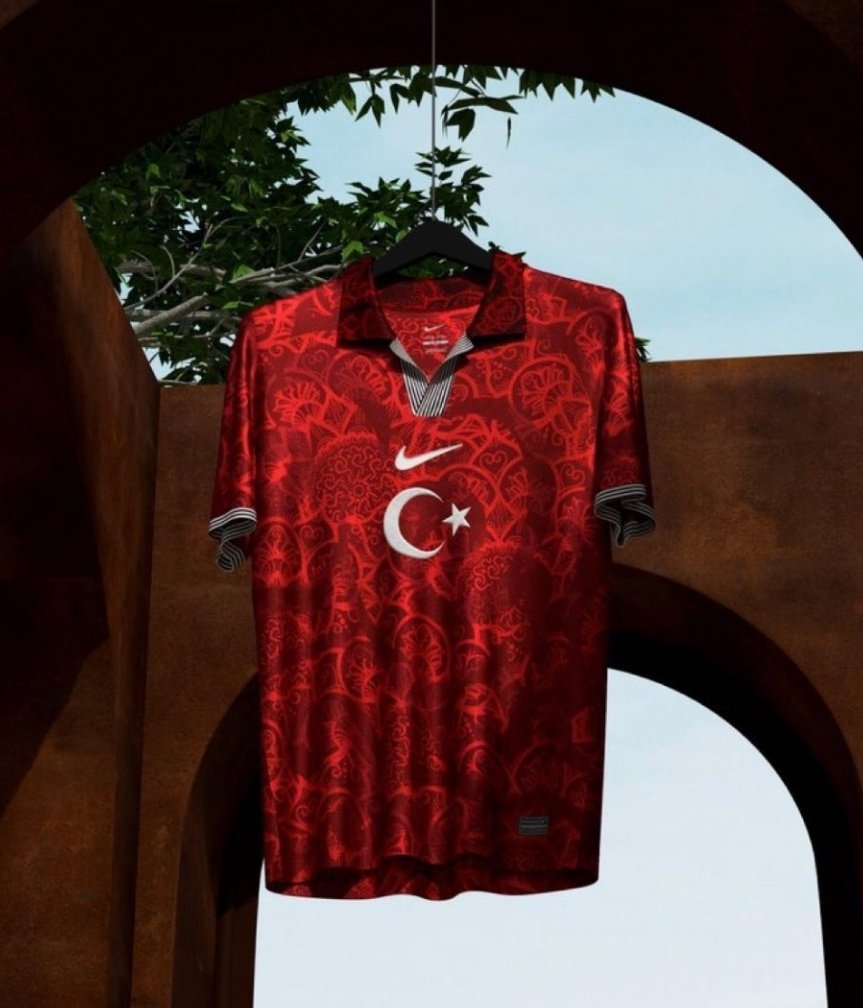 Aga gözünüzü seveyim şu formayı bulun bana lütfen bulamadım hiçbir yerde ve milli maça yetişmesi lazım aga düğüm de bile giyerim o derece sevdim bu formayı.
