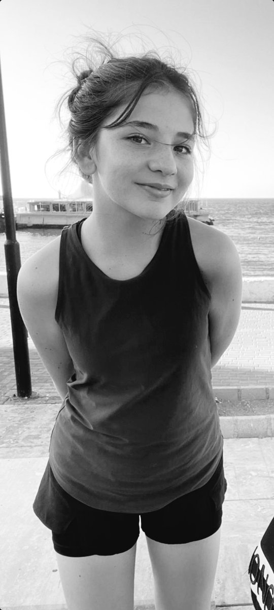 İçim paramparça darmadağın. Gelecek yok umut yok sevinçler yok beklentim yok..Hayat yok . Bu hayatta sadece nefes alıyorum oda acı çekerek.. 
#isiasyarınlarımızıcaldı