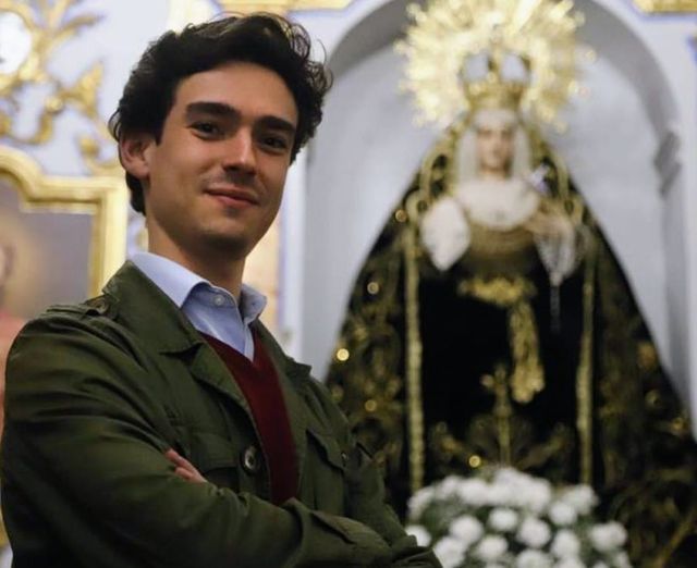 Desde estas breves líneas, queremos felicitar, a nuestro hermano, Raúl Muñoz Gallardo, por el magnífico Pregón de Juventud que nos ha ofrecido. Dicho pregón, ha estado repleto de sentimiento y emoción; de cariño y sensibilidad.
Enhorabuena hermano. 
Felicidades.