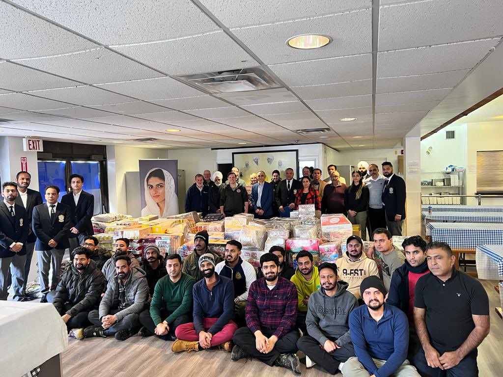 A pleasure to drop by the Sant Nirankari Mission for their food drive donation to <a href="/RegenBrampton/">Regen Brampton</a>. Thank you for supporting the efforts of Regen. They served over 60,000 meals to those in need last year.