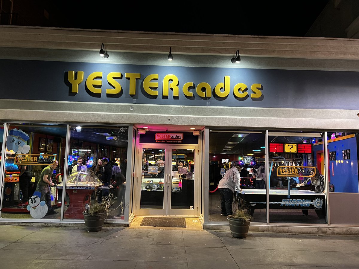 RGHDudes's tweet photo. Wife’s idea of a date night…that’s why I married you #cowabunga #TMNT #yeastercades #arcade #datenight https://t.co/enxiCBZXTY