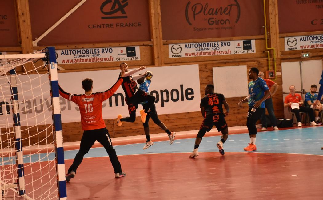 Handball / NM1 Elite : Cournon réussit le hold-up sur le parquet de Dreux-Vernouillet #handball #NM1Elite #Cournon #DreuxVernouillet 
lamontagne.fr/cournon-d-auve…