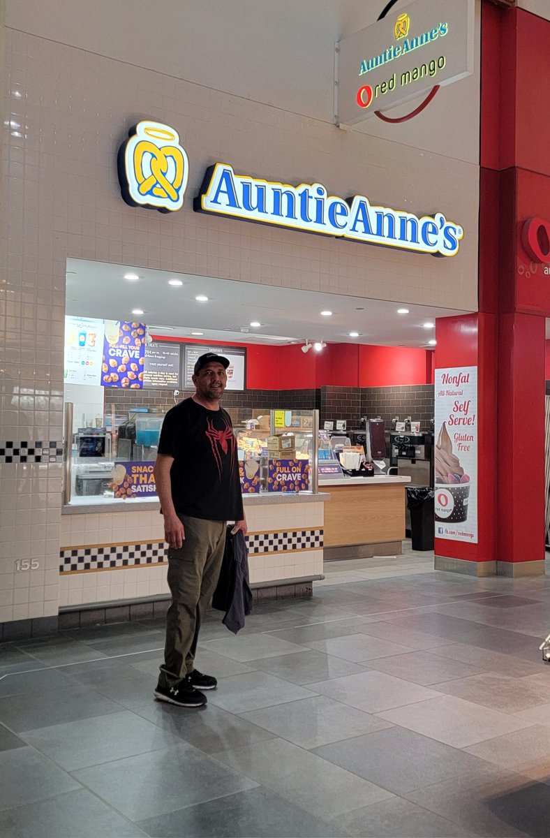 Passing through shops in Vegas and I can't recall why I have a craving for <a href="/AuntieAnnes/">Auntie Anne’s</a>. Then I remember seeing posts from <a href="/Vuuster_/">John Vu</a>  and <a href="/MarioMocciaNMSU/">Mario Moccia</a>.