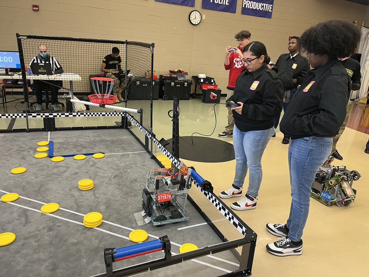 paynejt's tweet photo. @stewartscreekhs SCHS Drill, Rifle, Color Guard, Academic Team, and Robotics Teams compete at Fort Knox https://t.co/UV9UFle6uU