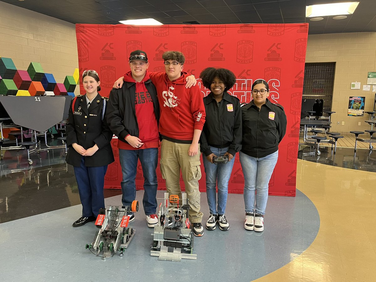 paynejt's tweet photo. @stewartscreekhs SCHS Drill, Rifle, Color Guard, Academic Team, and Robotics Teams compete at Fort Knox https://t.co/UV9UFle6uU