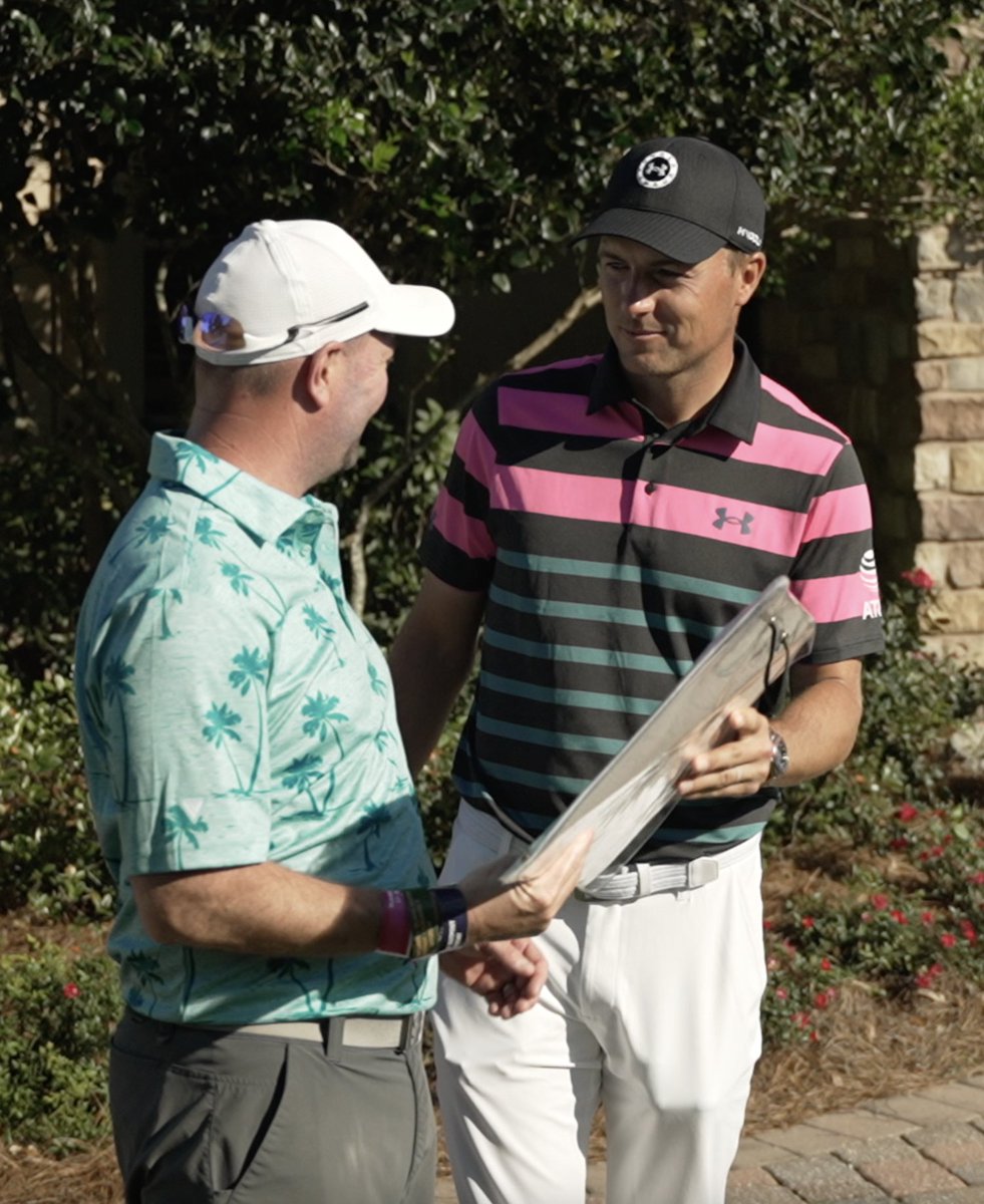 PGATOUR's tweet photo. Jordan Spieth gifted the fan and his friends tickets for the weekend, plus a signed flag. 

Matt is a 23-year marine from Colorado Springs. https://t.co/vyh99Lwget https://t.co/8RrfCF1GCy