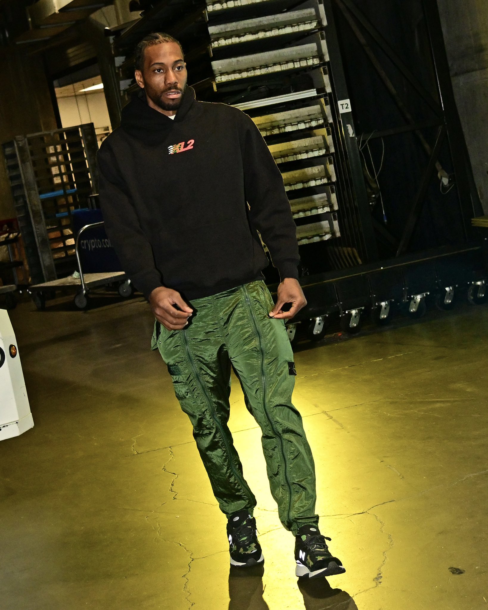 Sneakers on Twitter: "Kawhi Leonard in the Bape x New Balance 2002R https://t.co/bCMfi1E4AG" /