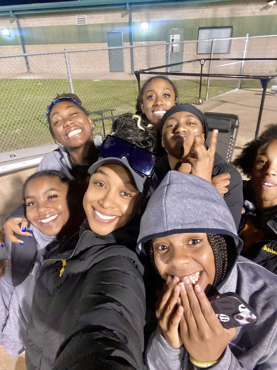 When your basketball girls join you at track>

What can’t they do?!?! 🏃🏾‍♀️🏀

#heartisfull #lockedin