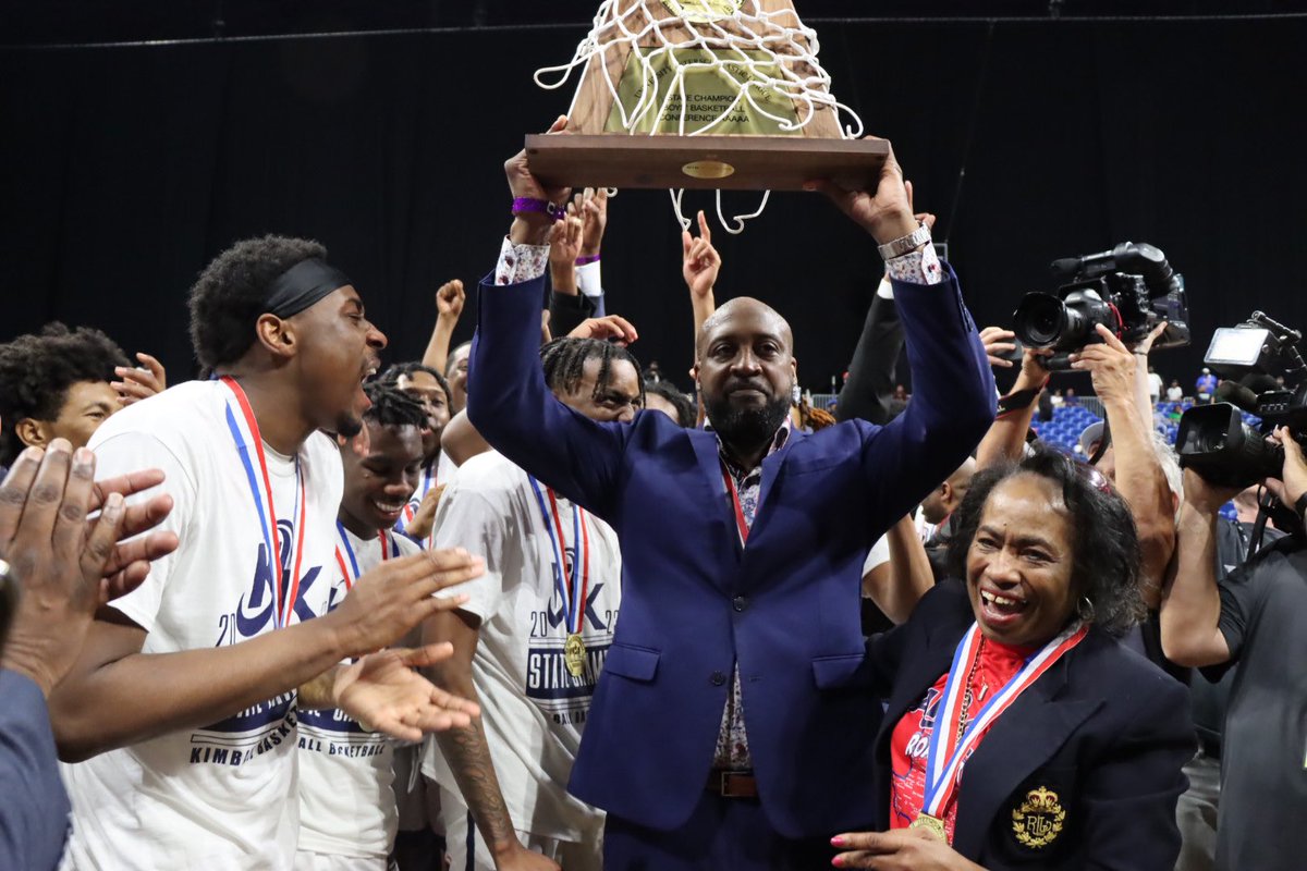 dallasathletics's tweet photo. “Third times a charm.” Kimball wins seventh state championship in school history.

@dallasschools @JFKimballBBall @JFKimball_HS @DallasISDMedia @DISDespanol @nlsmith1974 #PlayBIGDallas https://t.co/t6J0xs3Izd