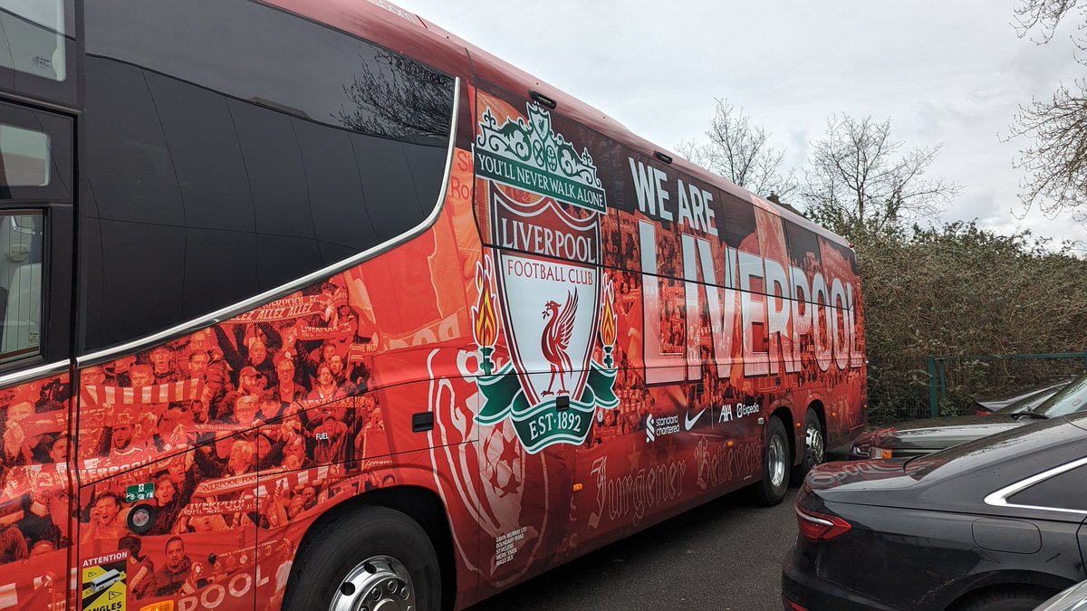 DesPersse's tweet image. We came off second best in the car park. But I'll take that 🍒#afcb