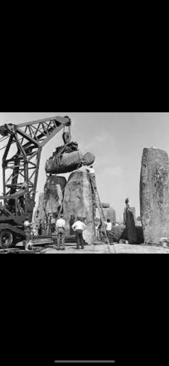 AndyAndrews's tweet photo. Exclusive Photos! Concluding a busy week at Stonehenge as crews finish setting the stones forward for Daylight Saving Time! - Andy

#andyandrews #daylightsaving #stonehenge #springforward https://t.co/Y0AphXLEWC