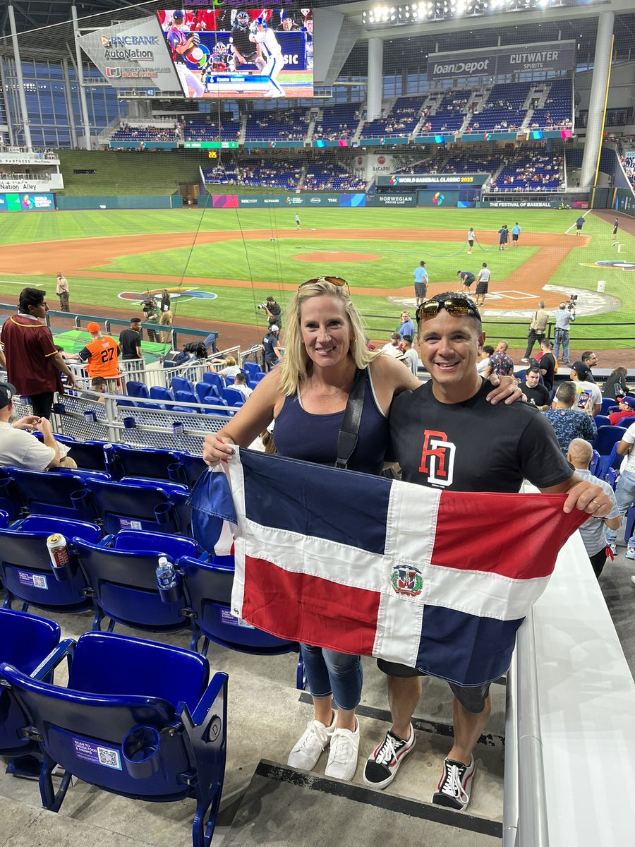 rjespinal's tweet photo. Getting ready to watch some passionate baseball.  #goDR https://t.co/nQ7ypAJzJn