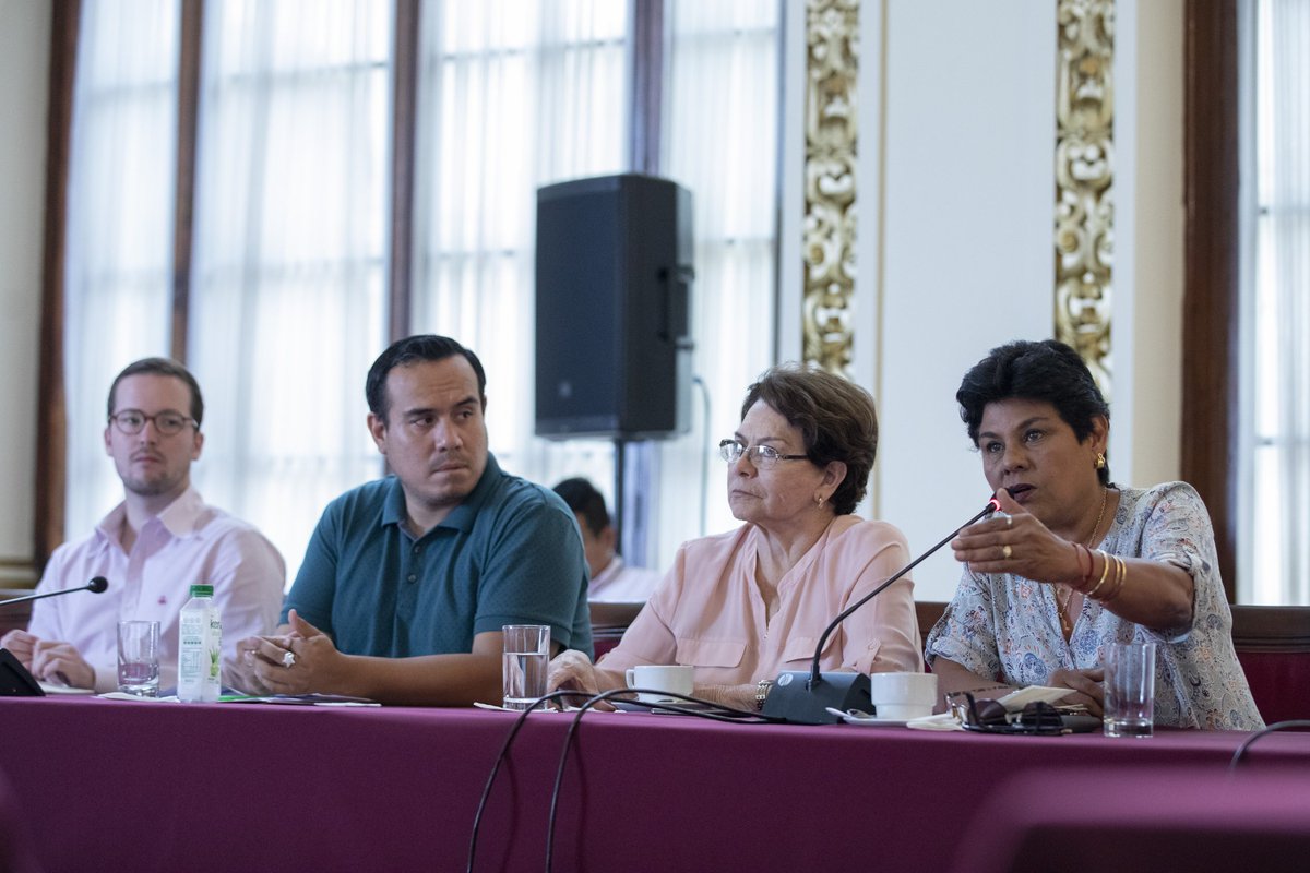 congresoperu's tweet photo. #CongresoInforma I Congresistas por Lima se reunieron con el alcalde de la @MuniLima para concretar acciones de ayuda y de prevención en los sectores vulnerables, ante las lluvias intensas que se avecinan en la capital. https://t.co/5osCusWpEj