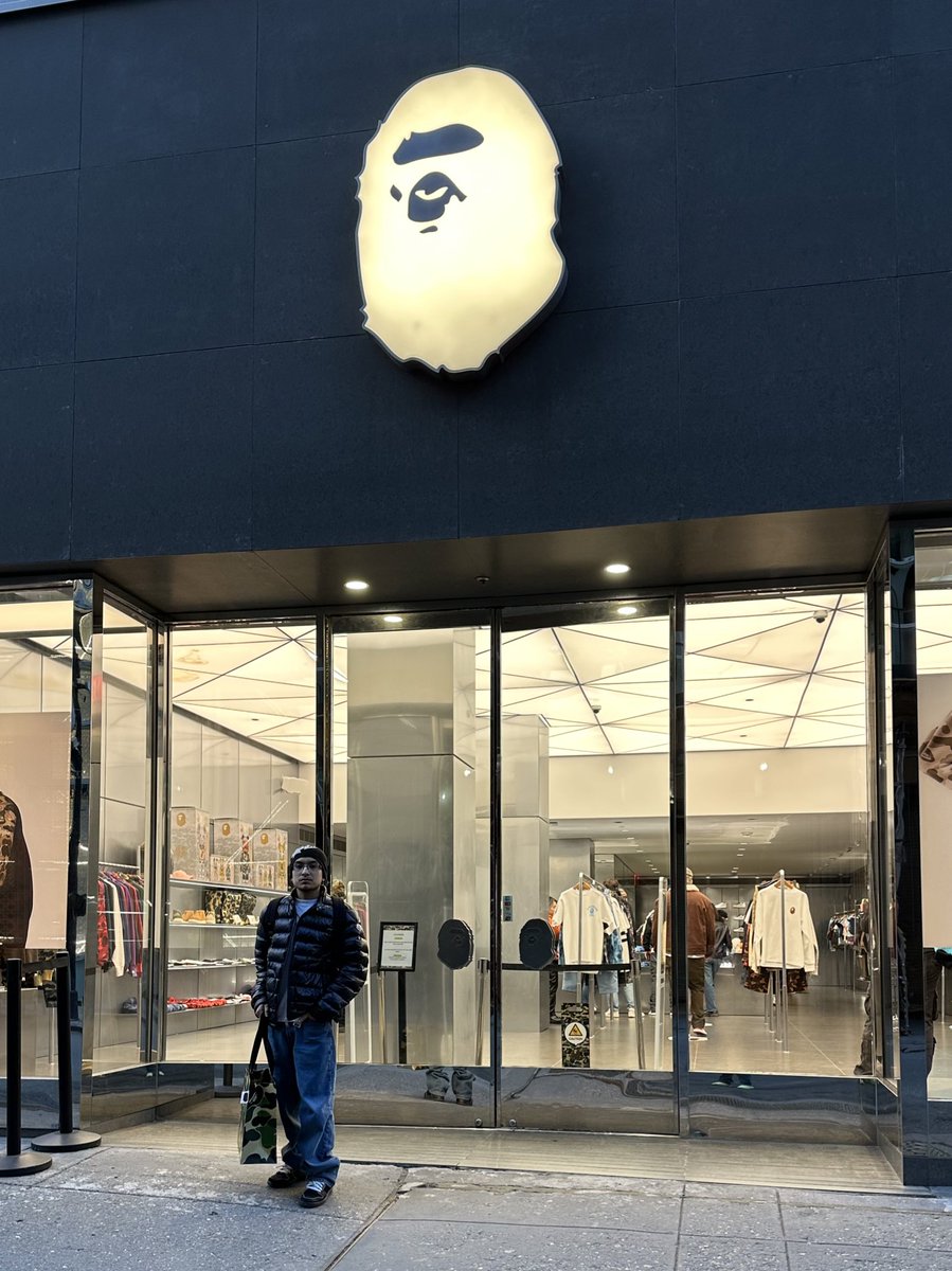 _1serdna_'s tweet image. goin gorillas 🏙️