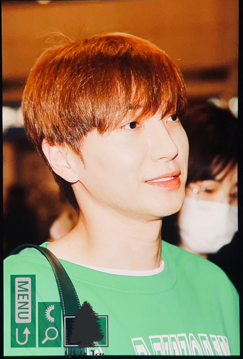 whitetree701's tweet photo. 230312 입국
웰컴홈!! 어침에 밝은 미소로 인사 :) 

#이특 #LEETEUK #イトゥク #利特 #슈퍼주니어 #SUPERJUNIOR @special1004 https://t.co/s8yEUb2aeG