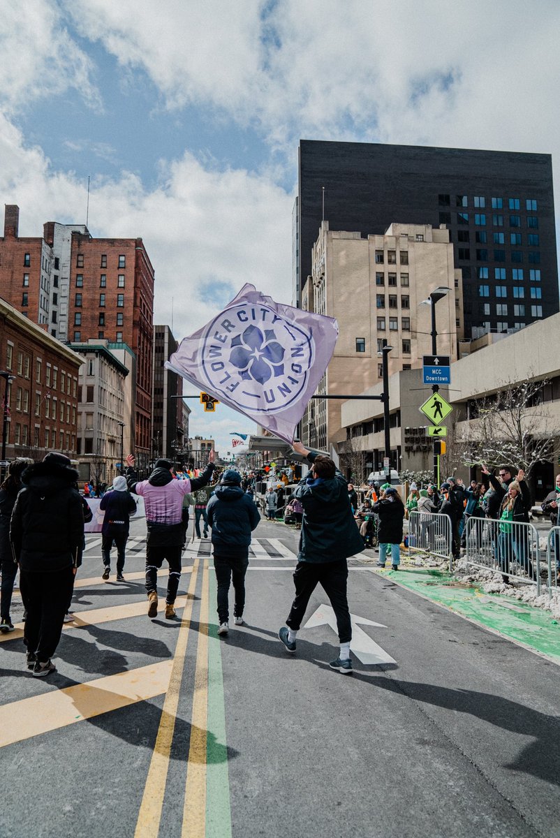 FlowerCityUnion's tweet photo. Parade views 📷

Thank you to all who cheered as we walked by today! We love you! 🫶🏽

#FlowerCityUnion🌸 #SaltCityUnion🧂 https://t.co/NT9w1in8Sn