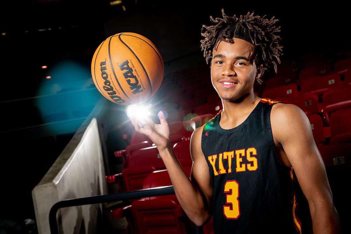 JackYatesHoops's tweet photo. Congratulations @3treymurphy  on making the USA Junior Team Mini Camp Roster. Let’s go Murph 🏀🔥🏀 https://t.co/yrPsnEN9Uv