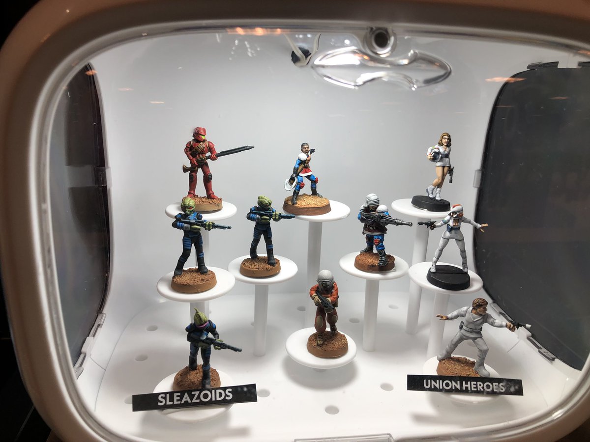 Loyal2tGo17's tweet photo. Got a free sci-fi mini from @StarSchlock miniatures at Coldwars. Nice retro #scifi aesthetic 

#coldwars #scifiminiatures https://t.co/gKqLbFNHhc