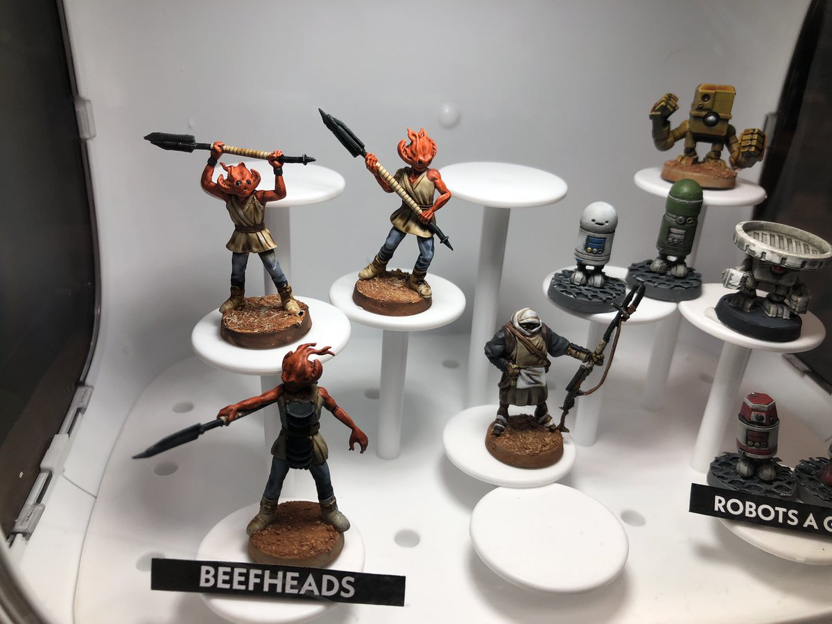 Loyal2tGo17's tweet photo. Got a free sci-fi mini from @StarSchlock miniatures at Coldwars. Nice retro #scifi aesthetic 

#coldwars #scifiminiatures https://t.co/gKqLbFNHhc