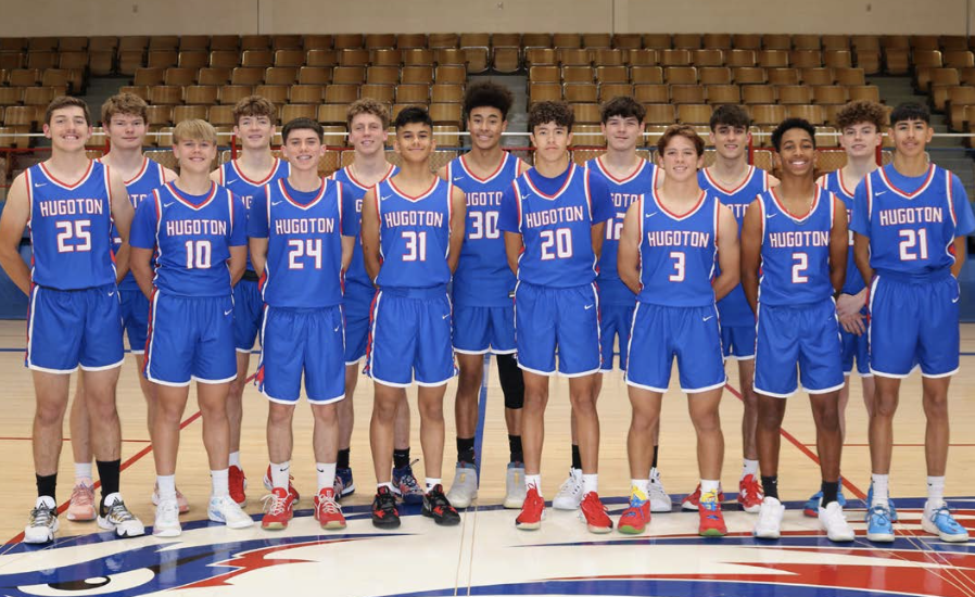 sportsinkansas's tweet photo. 4A BOYS STATE TITLE GAME 🏀

FINAL: #1 Hugoton 67, #2 McPherson 58

Hugoton finishes the year 23-2 and wins the first ever state title. Second smallest 4A school in Kansas. Incredible job by 2nd year HC Trey O'Neil. 

#sportsinkansas https://t.co/Z3EORuYLK3