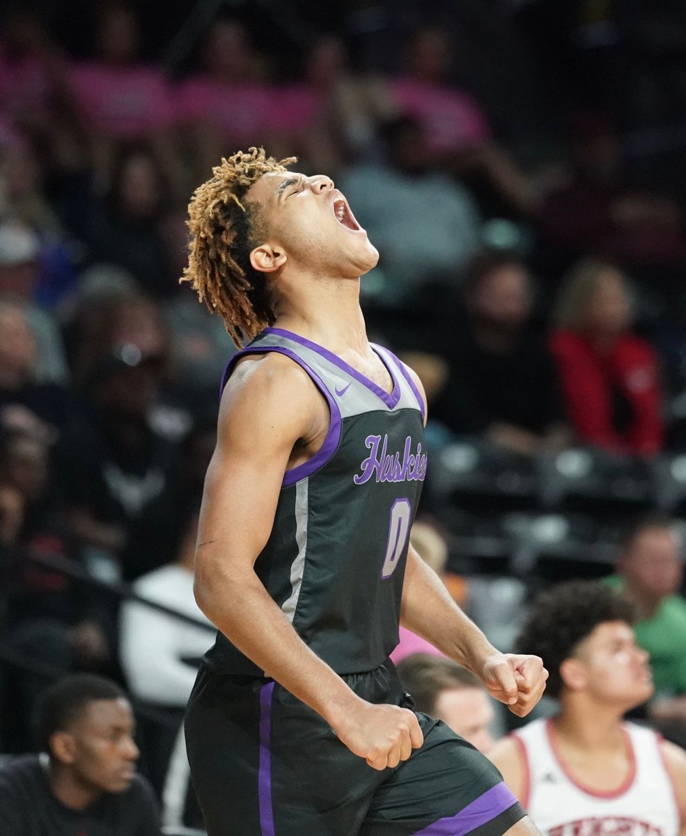 SpectrumNewsKC's tweet image. .@HyVeeKCMetro Game of the Week

And Blue Valley Northwest is your @KSHSAA 6A State Champions!

The Huskies win 55-50 over Wichita Heights!

🔥📸 @AjHildreth