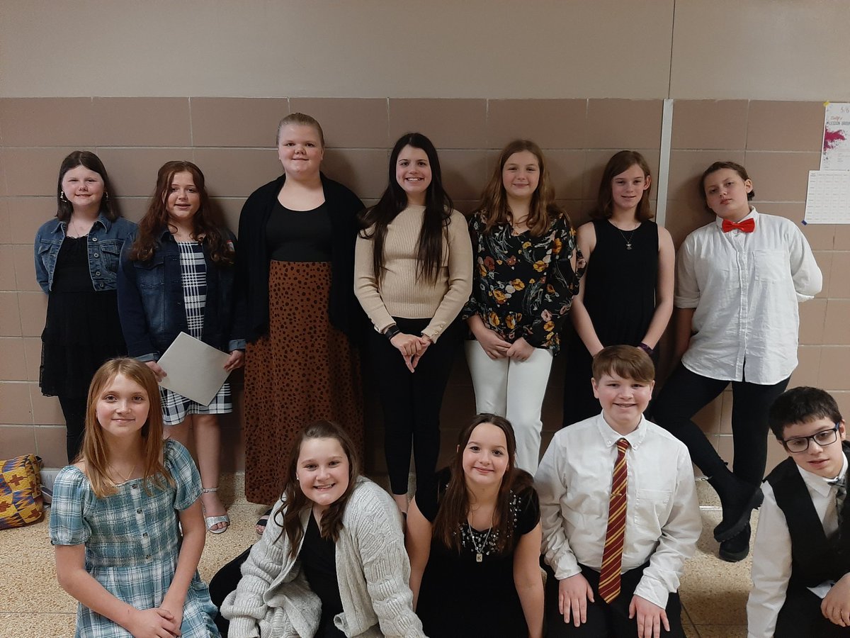 Colleen93047890's tweet photo. 5th and 6th All County! 100 students from Tioga County ! Talk about hard work and an amazing sound! #letsgowcsd #waverlychorus #waverlymiddleschool #thesekidsrock https://t.co/ubPbzJ21ZH