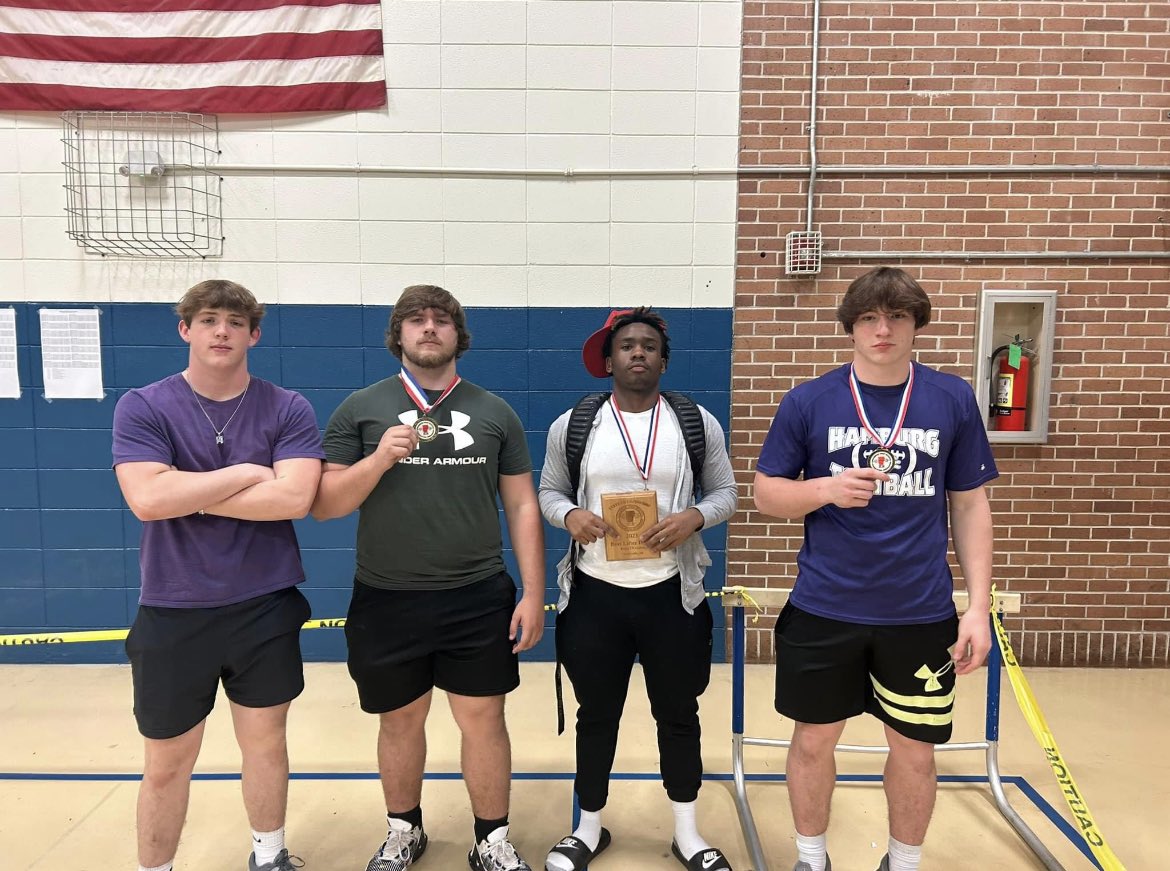 NLewis5_'s tweet photo. Came 1st broke state records it’s only the beginning love u boys 💙@peyton2246 @CalebNeal65 @LawsonCarter_14 @Coach_Johnson28 @HLions_Football @qtuck17 @_Coachjwaller https://t.co/osnezgaTzj