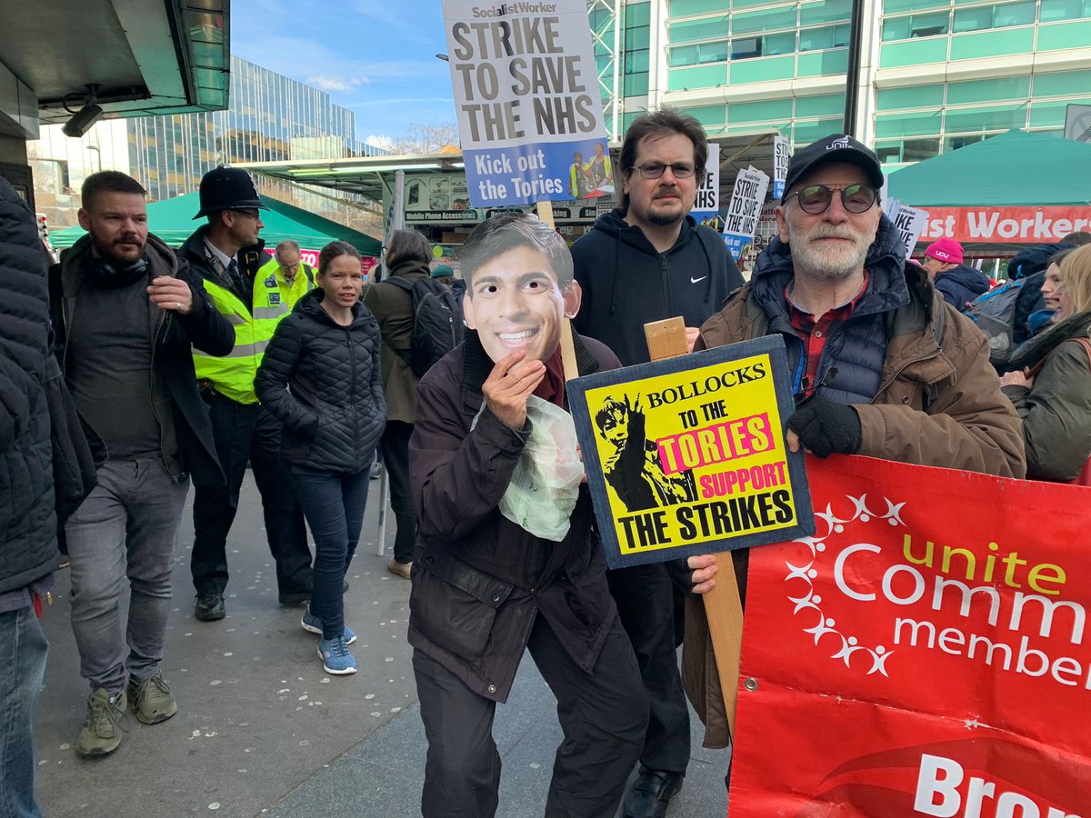 wellredchoir's tweet photo. A couple of Well Red singers supported the NHS demo but a pity there were too few protesters #EnoughisEnough #NHS #ToriesOut #campaignchoirs https://t.co/8C8LgSGWg5